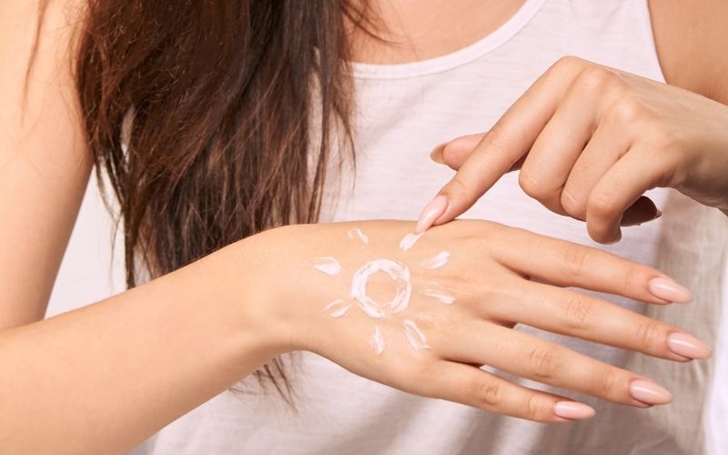 Dùng kem chống nắng trước hay kem dưỡng?