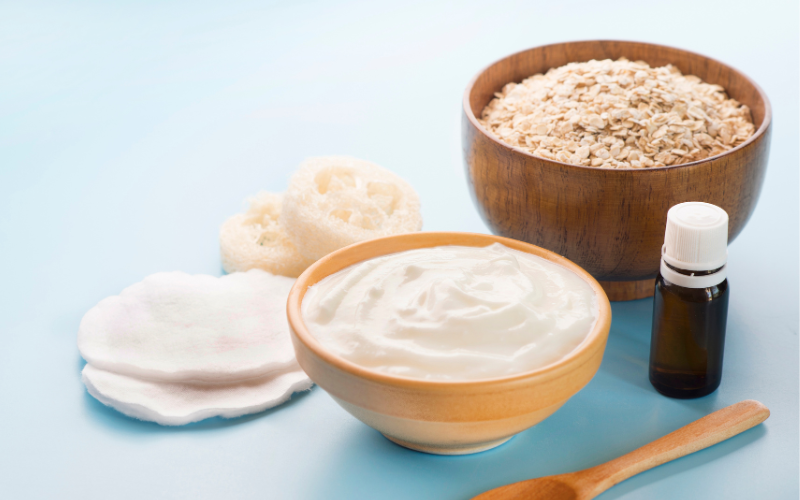Đắp mặt nạ sữa chua không đường