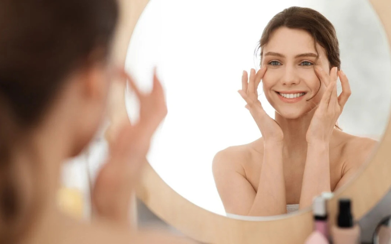 cách massage mắt giảm nếp nhăn